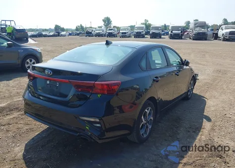 2021 Kia Forte Lxs из США, поврежденный, VIN 3KPF24AD0ME308652